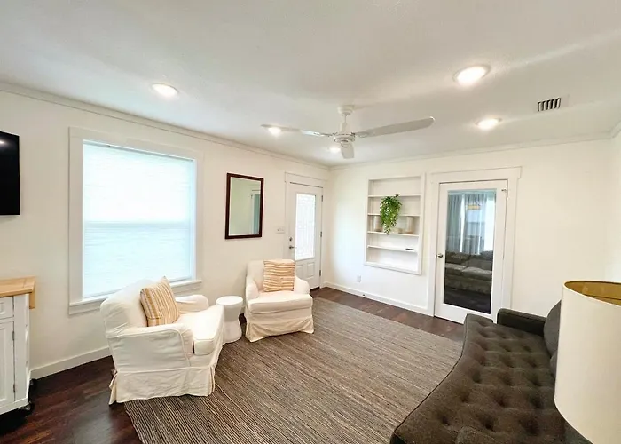 Cozy By The Bayou 2bed 1bath