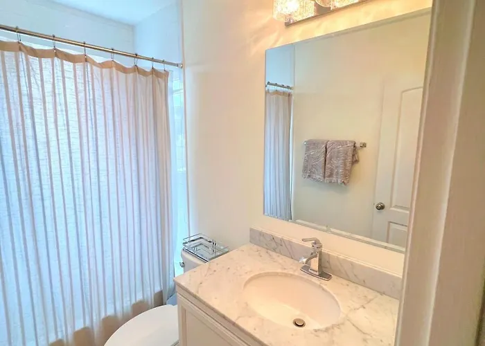 Cozy By The Bayou 2bed 1bath Holiday home Pensacola
