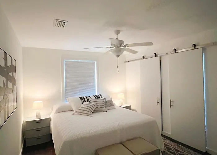 Cozy By The Bayou 2bed 1bath * Pensacola