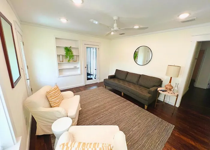 Cozy By The Bayou 2bed 1bath Holiday home Pensacola